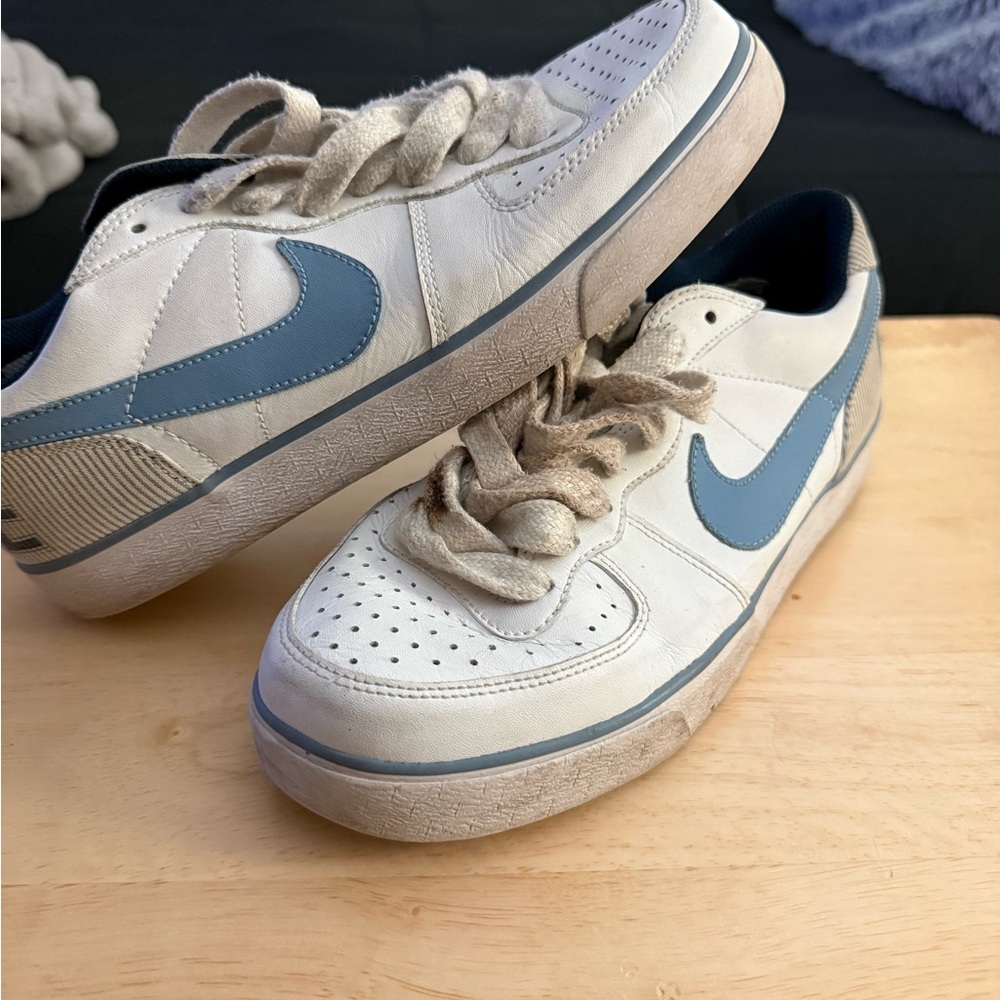 Nike White and Teal Casual Shoes